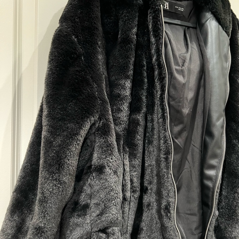 Zara Jacket with zipper and hidden pockets